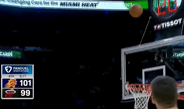 吉莱斯皮和阿伦接连命中三分，太阳最多落后20分现已反超